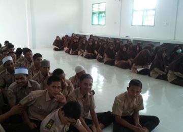 Sosialisasi visi, misi, tujuan dan strategis di SMA Negeri 1 Simpang Tiga kabupaten Pidie pada bulan September 2018
